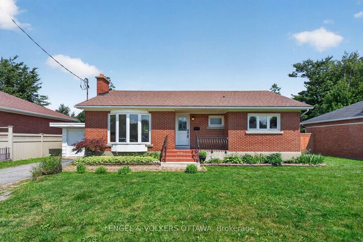 2439 Alta Vista Drive — photo 1