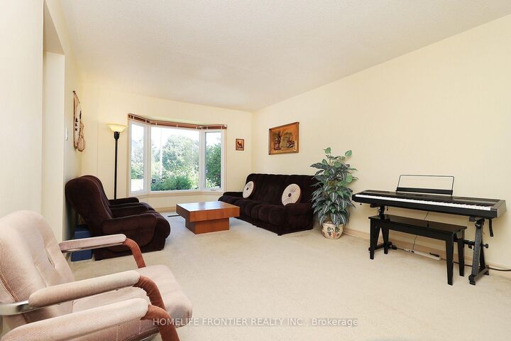 Property Photo: 48 Ashfield Drive ON L4E 2K9