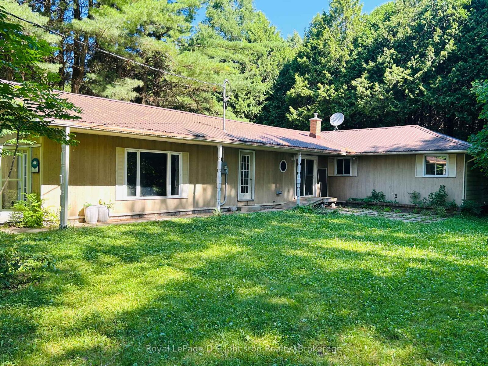 Property Photo: 300 Carlisle Street ON N0H 2L0
