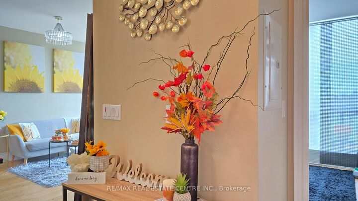 Property Photo:  18 Harding Boulevard Ph207  ON L4C 0T3 