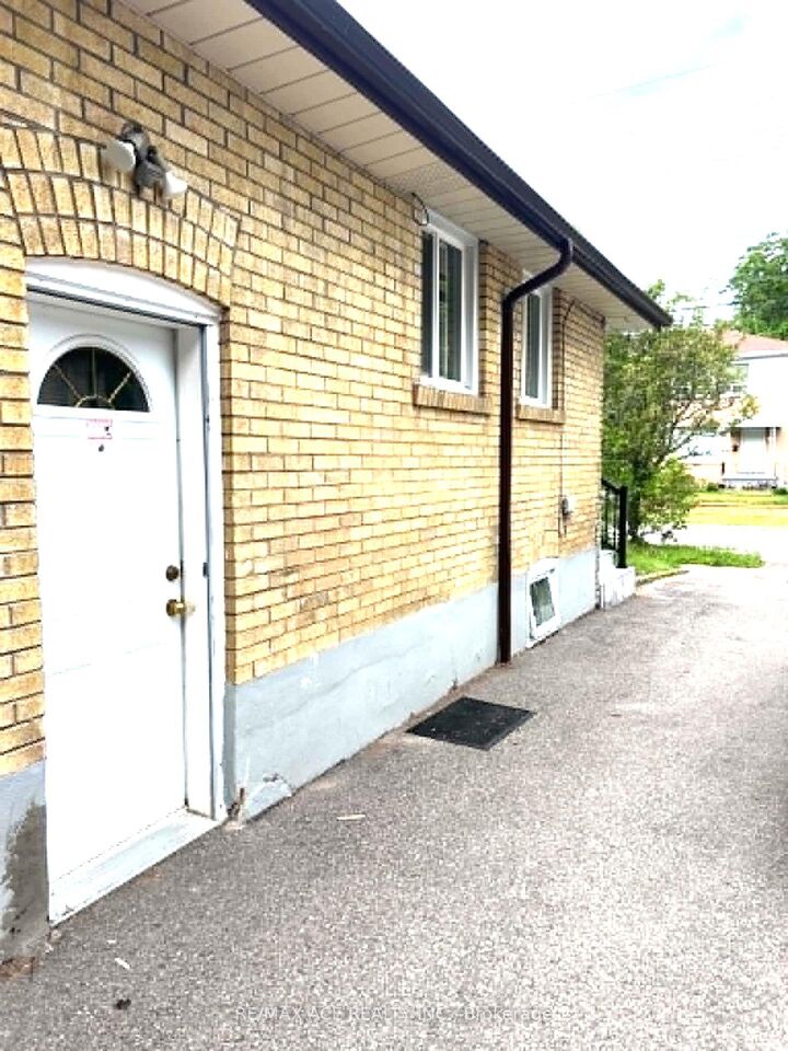 Property Photo: 38 Celeste Drive Bsmt ON M1E 2V1
