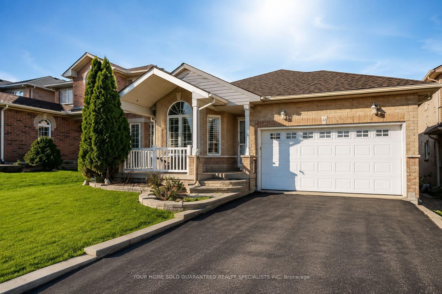 Property Photo: 18 Couples Court ON L4M 6V5