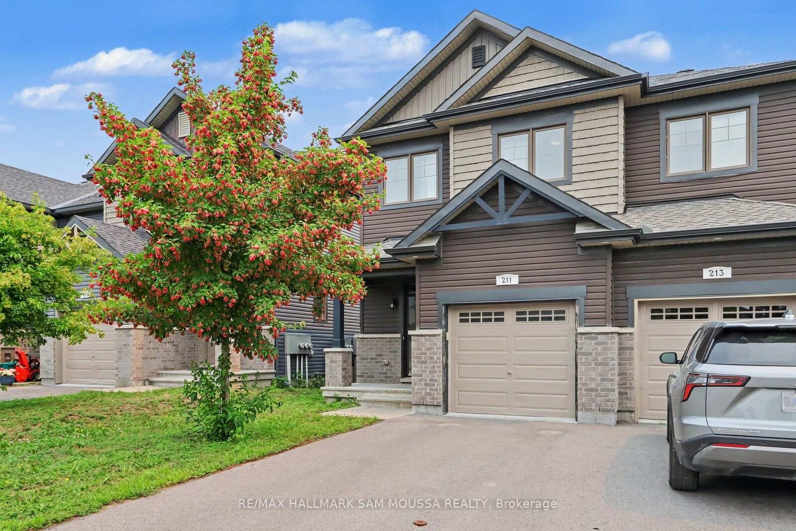 Property Photo:  211 Tim Sheehan Place  ON K2V 0N1 