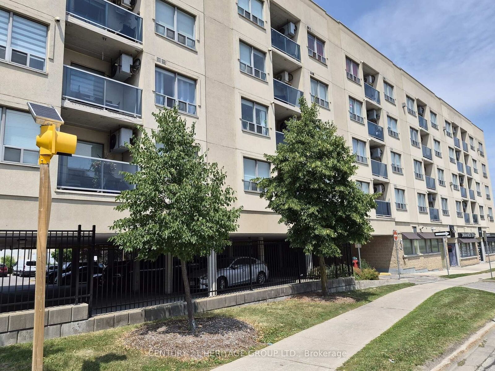 Property Photo: 160 Wellington Street 513 ON L4G 1J3