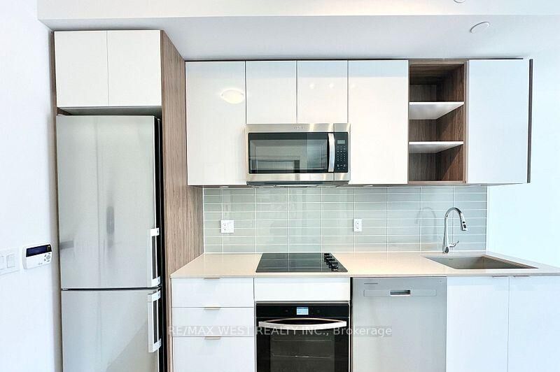 Property Photo: 543 Richmond Street W 616 ON M5V 0W9
