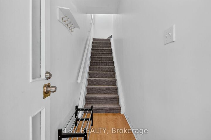 Property Photo: 45 Bell Street N ON K1R 7C5