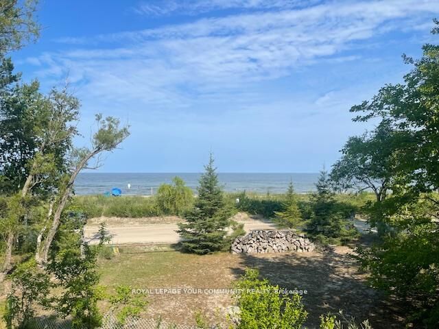 Property Photo:  274 Coastline Drive Unit A  ON L7B 0A9 