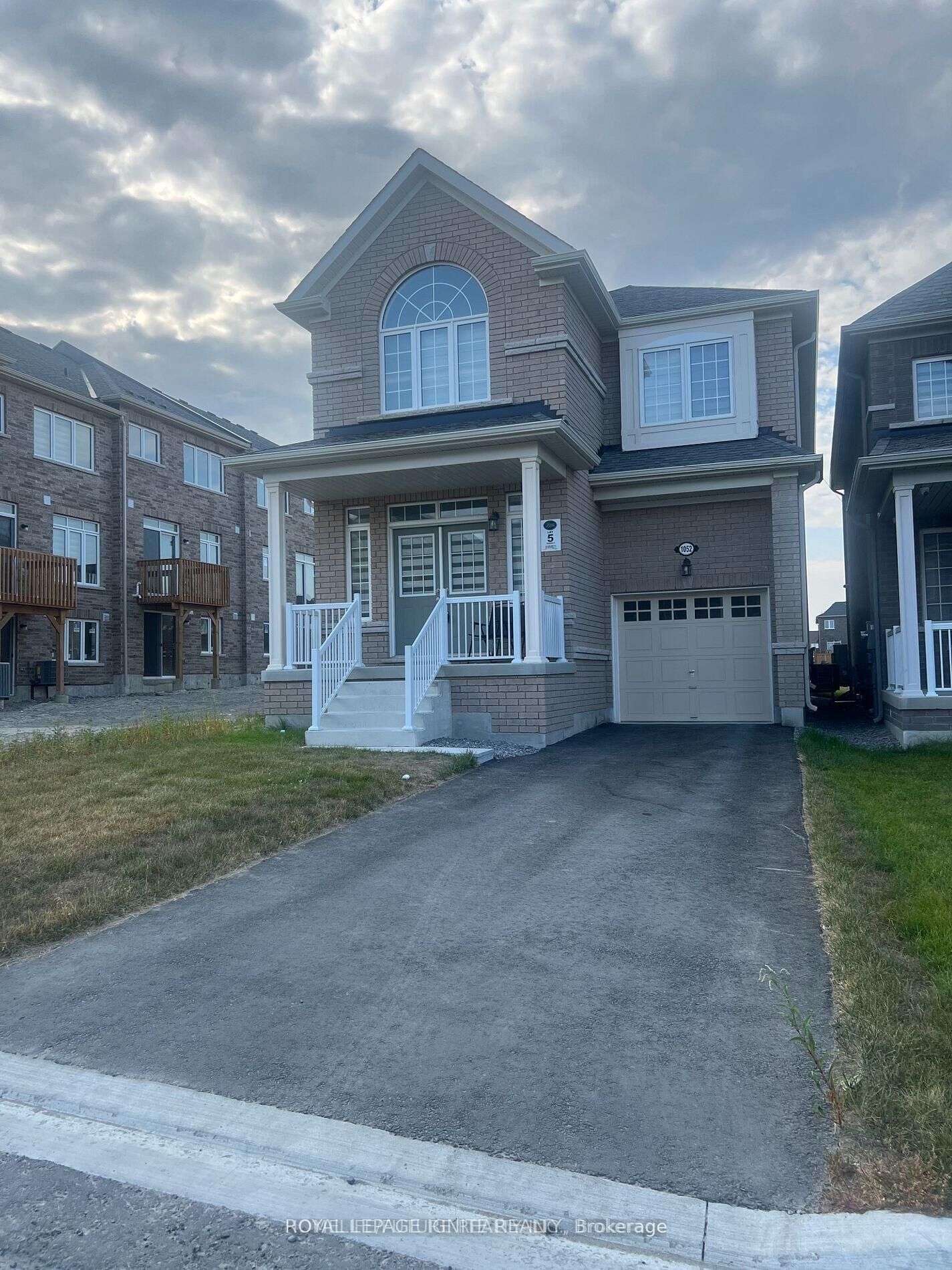 Property Photo: 1052 Matthew Murray Crescent ON L1K 3G5