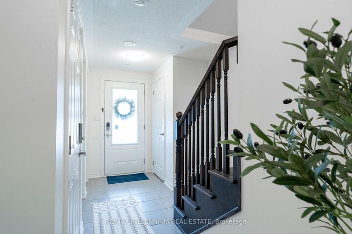 Property Photo: 974 Hickory Crescent ON L9E 1P6