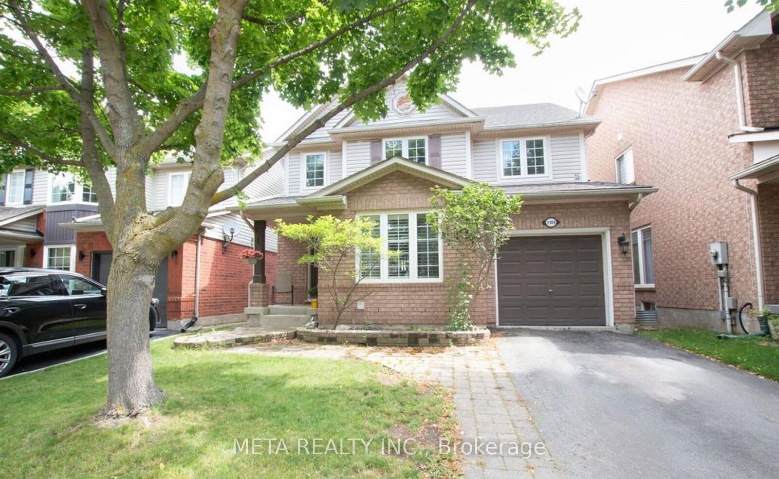 Property Photo: 2109 Dunmore Avenue ON L7L 6V8