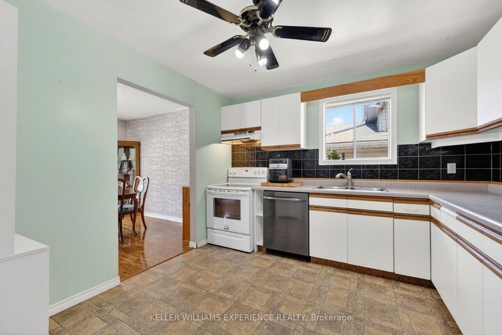 Property Photo: 645 Bayview Drive ON L4R 4Y7