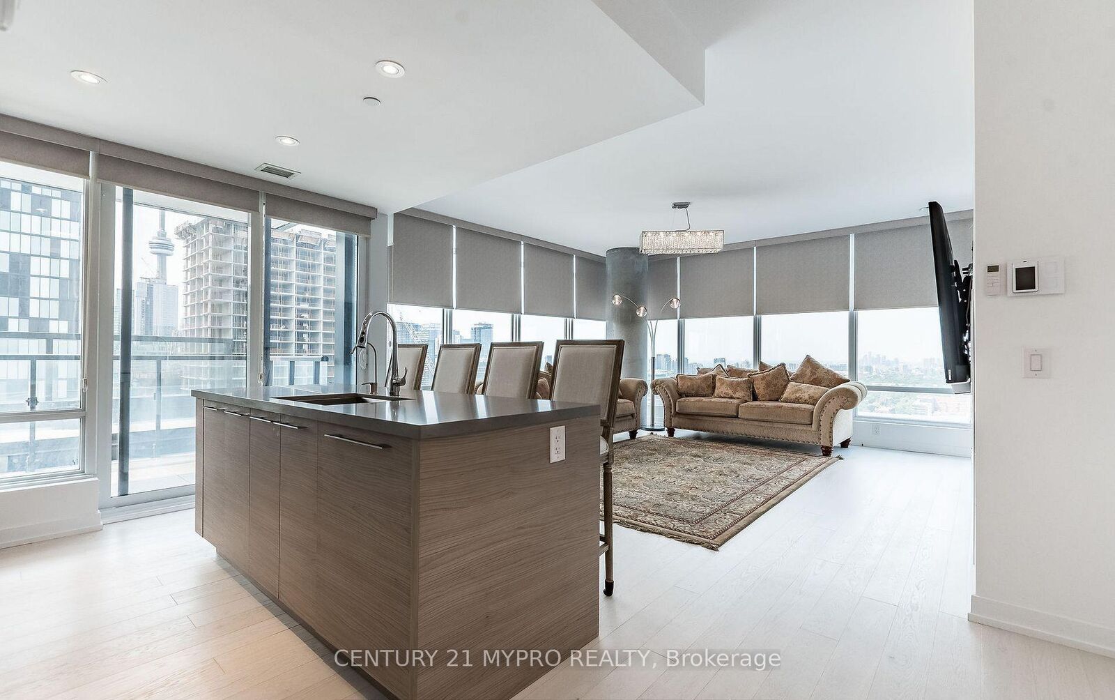 Property Photo: 488 University Avenue 2010, 2nd Bedroom ON M5G 0C1
