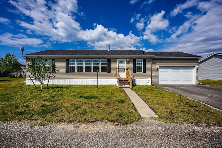 11 Hickory Hollow — photo 1