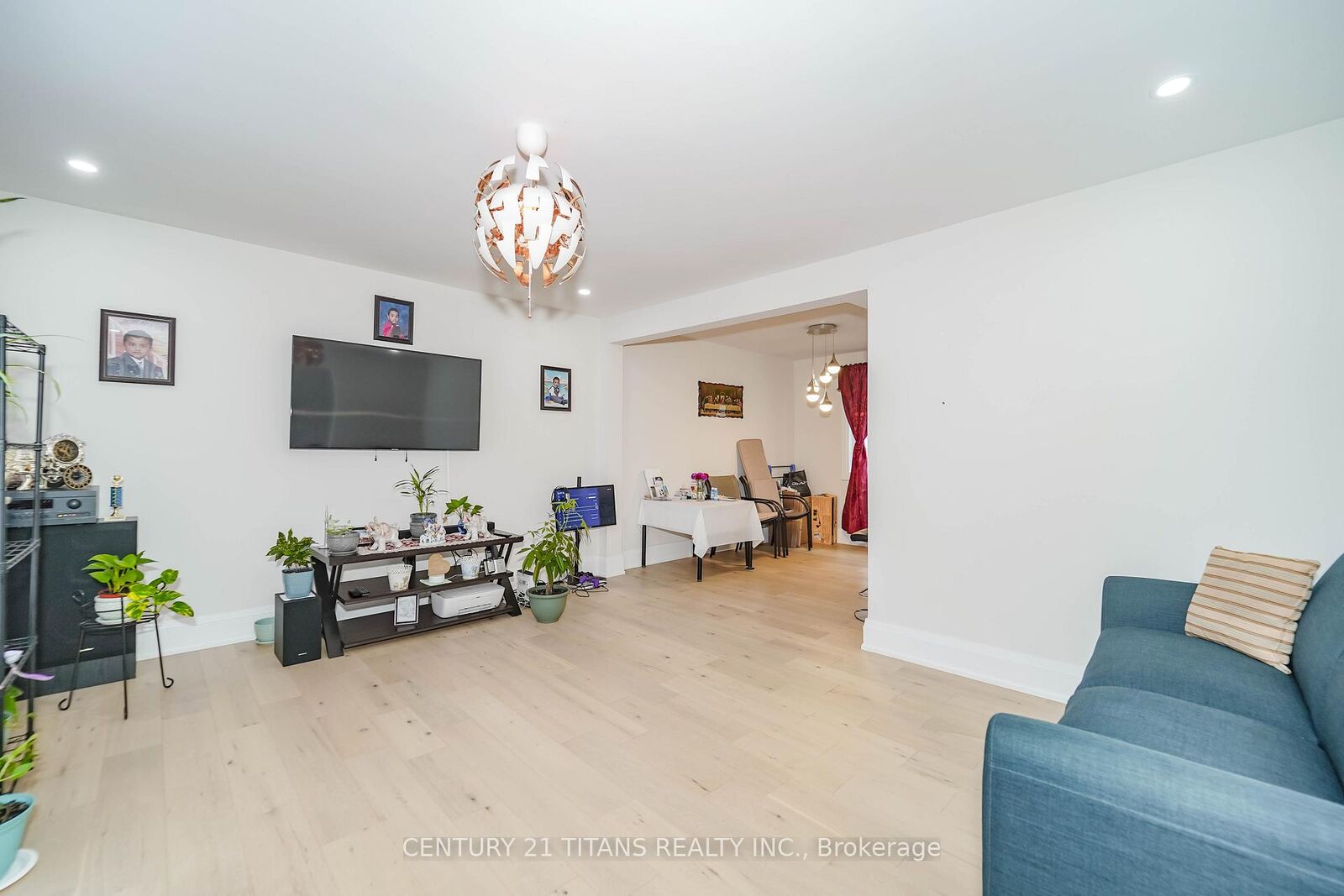 Property Photo: 42 Pixley Crescent ON M1E 3G6