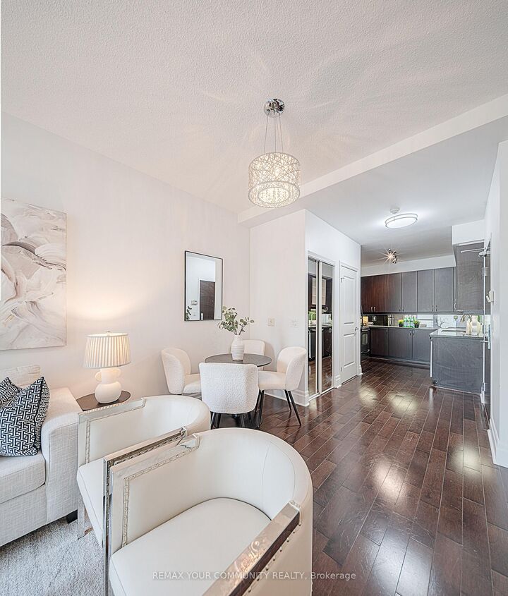 Property Photo: 39 Upper Duke Crescent 102 ON L6G 0B8