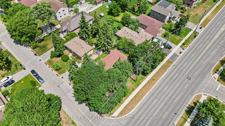 4450 Lawrence Avenue E — photo 1