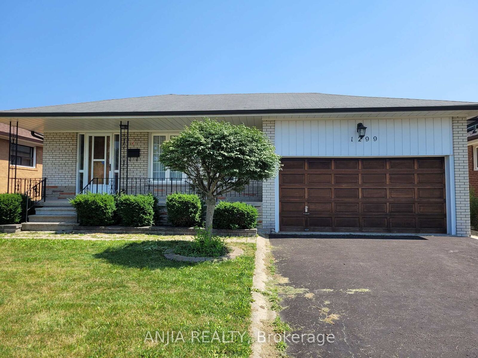 Property Photo: 1299 Shamir Crescent Basement ON L5C 1L2