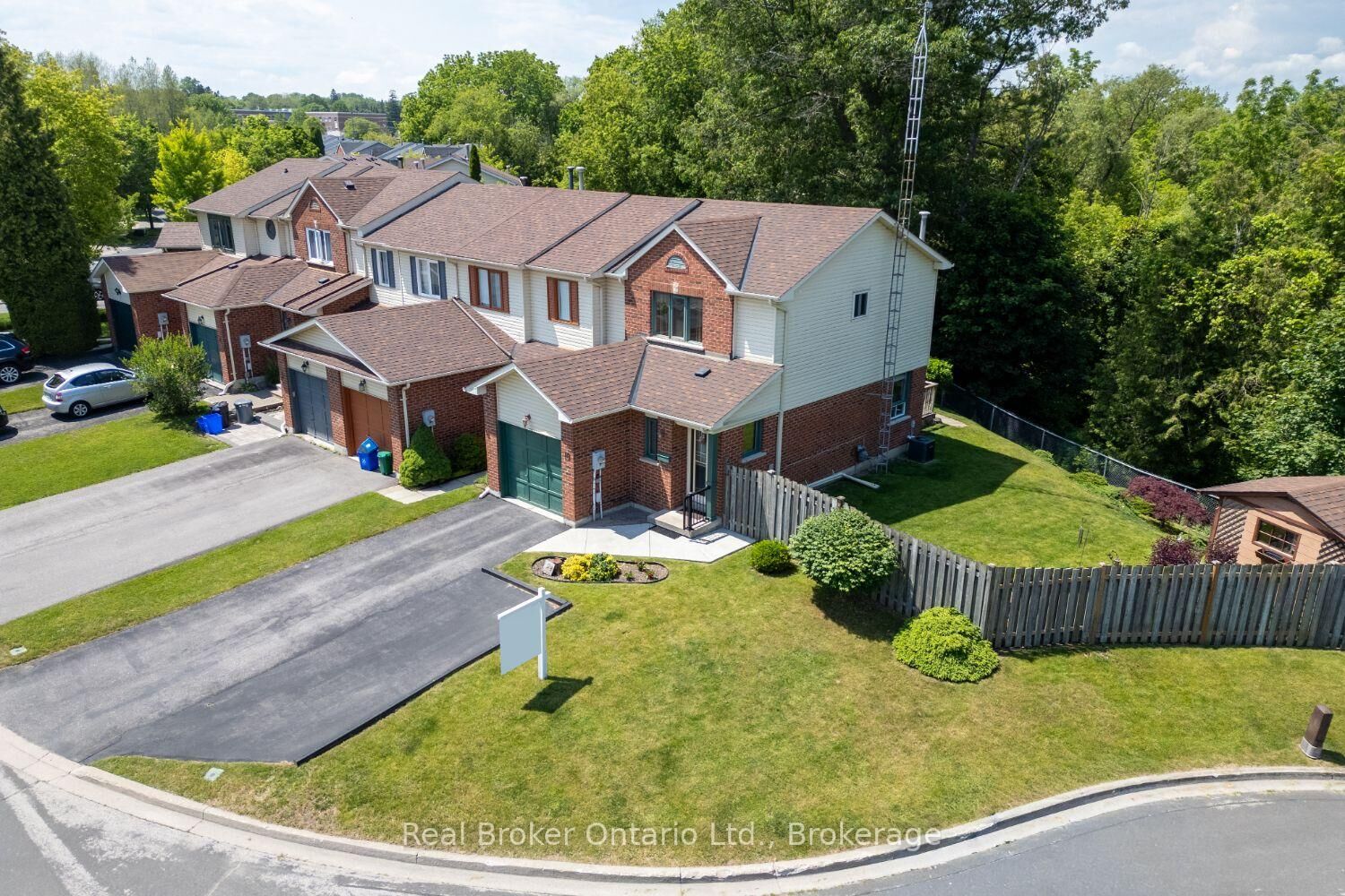 Property Photo: 10 Climie Court ON L1C 4P5
