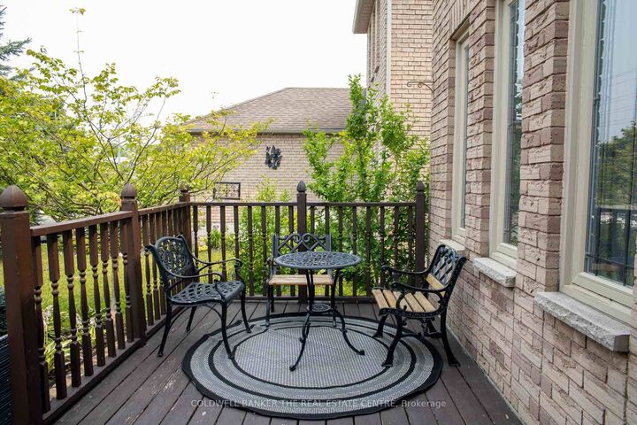 Property Photo: 497 Grove Street E ON L4M 5Z4