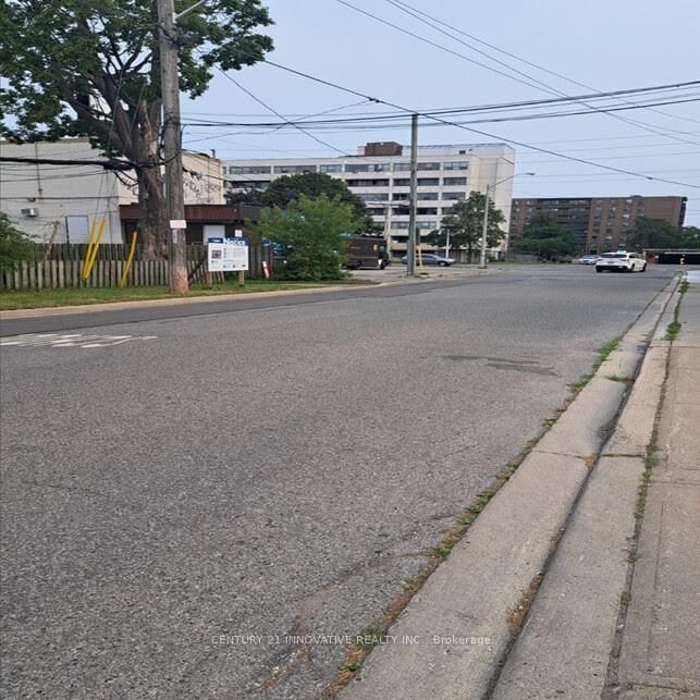 Property Photo: 11 Centre Street ON M1J 3B4