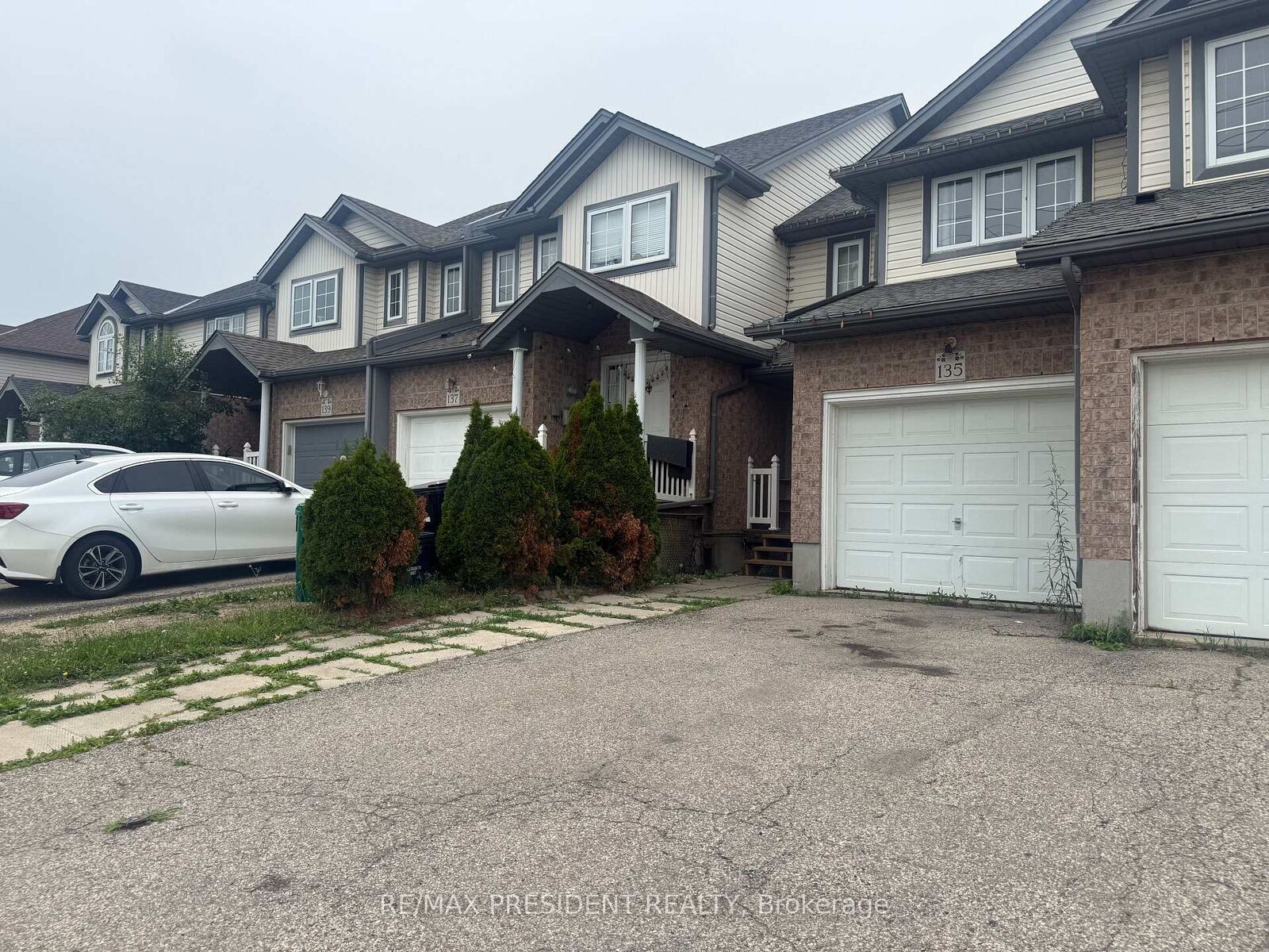 Property Photo: 135 Activa Avenue ON N2E 3T3