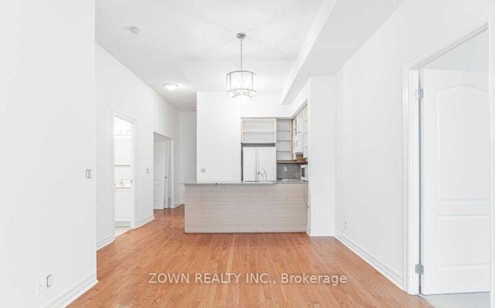 Property Photo: 33 Elm Drive 2809 ON L5B 4M2