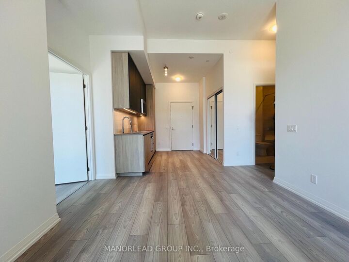 Property Photo: 400 King Street W 1217 ON M5V 1K2