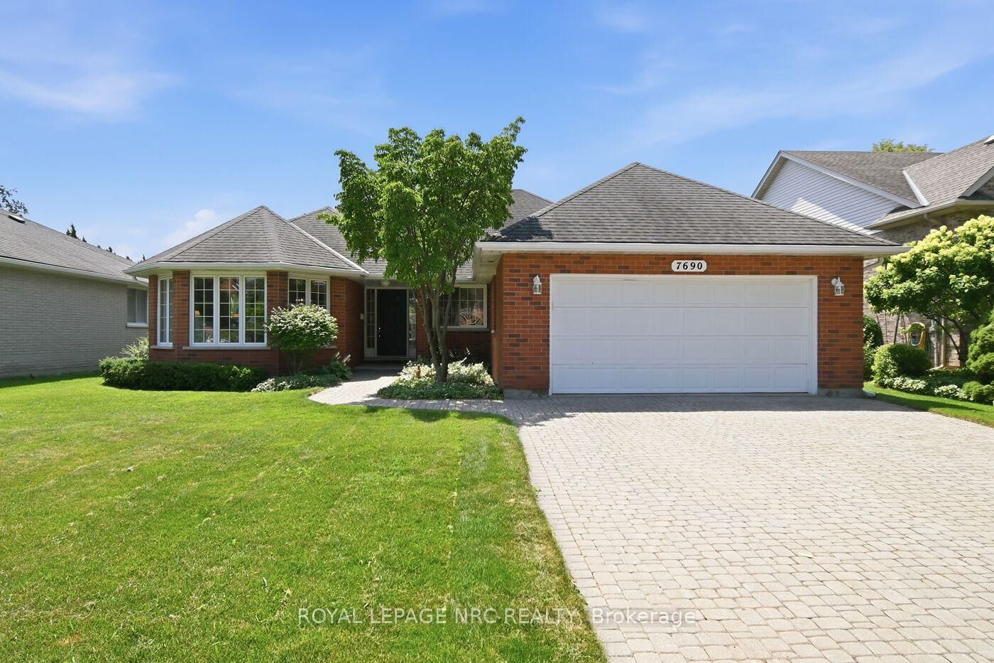 Property Photo: 7690 Mount Carmel Boulevard ON L2H 2Y3