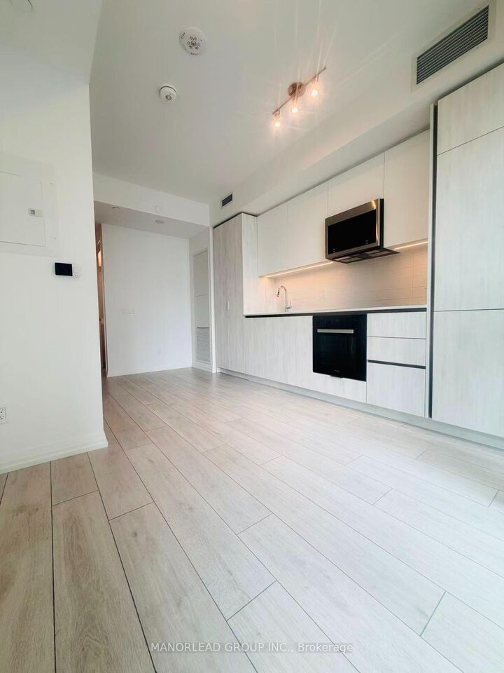 Property Photo:  400 King Street W 1516  ON M5V 0X8 