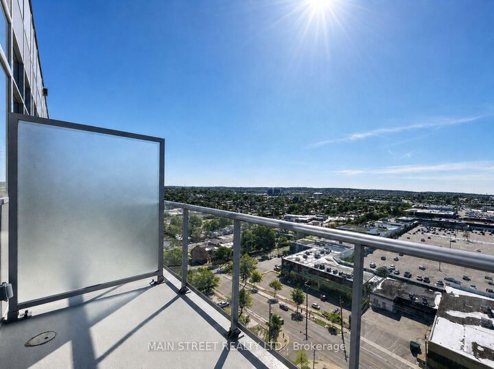 Property Photo: 185 Deerfield Road 1506 ON L3Y 0G7