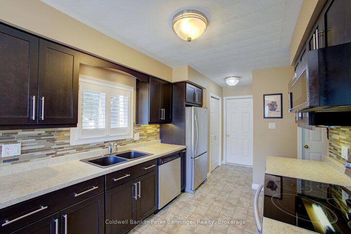 Property Photo:  737 Mackendrick Drive  ON N2Z 3A4 