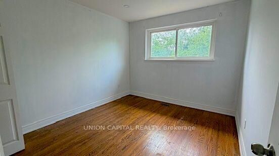 Property Photo: 465 Hounslow Avenue ON M2R 1H8