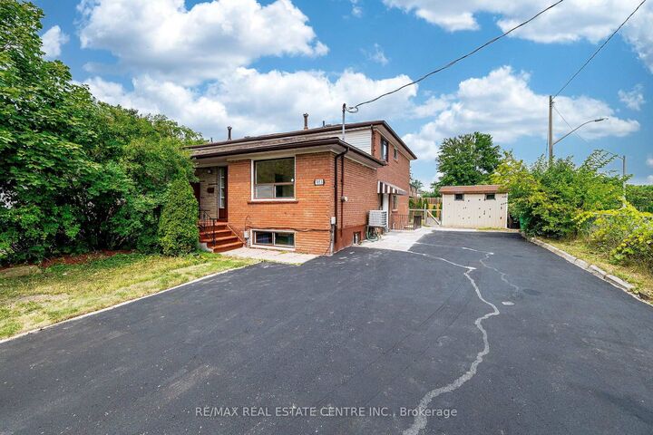 Property Photo:  7053 Harwick Drive  ON L4T 3A3 