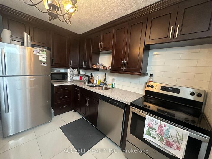 Property Photo:  100 Wingarden Court 1109  ON M1B 2P4 