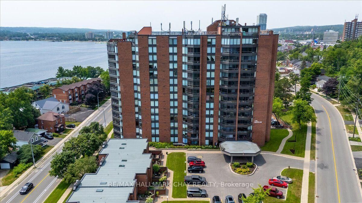 Property Photo: 181 Collier Street 202 ON L4M 5L6