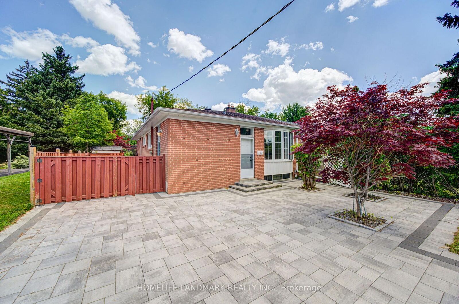 Property Photo: 341 Blue Grass Boulevard ON L4C 3H3