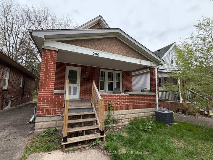 200 Huron Street — photo 1