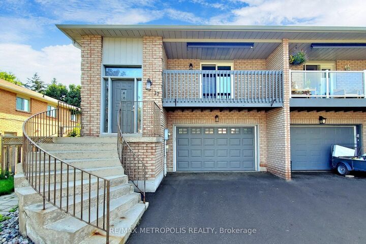 Property Photo: 17 Porritt Street Lower ON L4N 6Y5