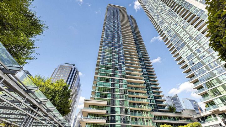 Property Photo: 33 Bay Street 2211 ON M5J 2Z3