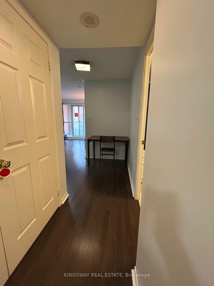 Property Photo: 877 Bay Street 301 ON M5S 3K4