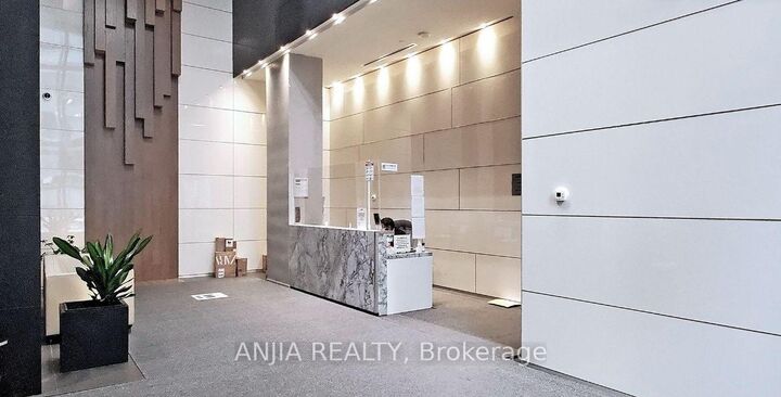 Property Photo: 15 Grenville Street 902 ON M4Y 0B9