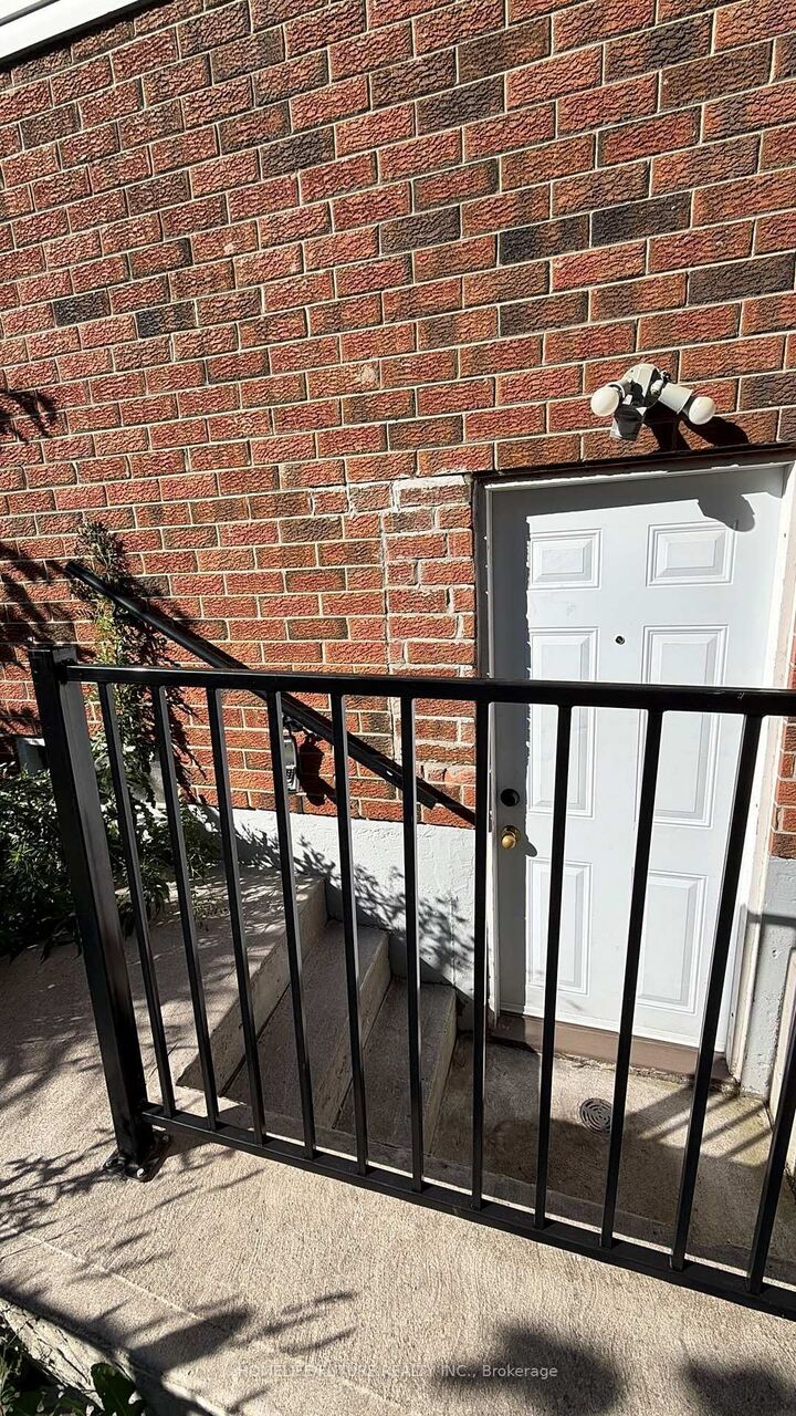Property Photo: 21 Floribunda Crescent Bsmt ON L6T 4R8