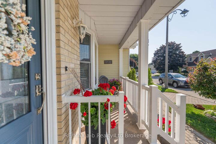 Property Photo: 57 Edwin Crescent ON N4G 5H6