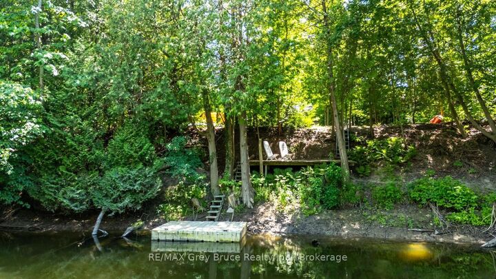 Property Photo: 30 Riverside Place ON N0H 2G0