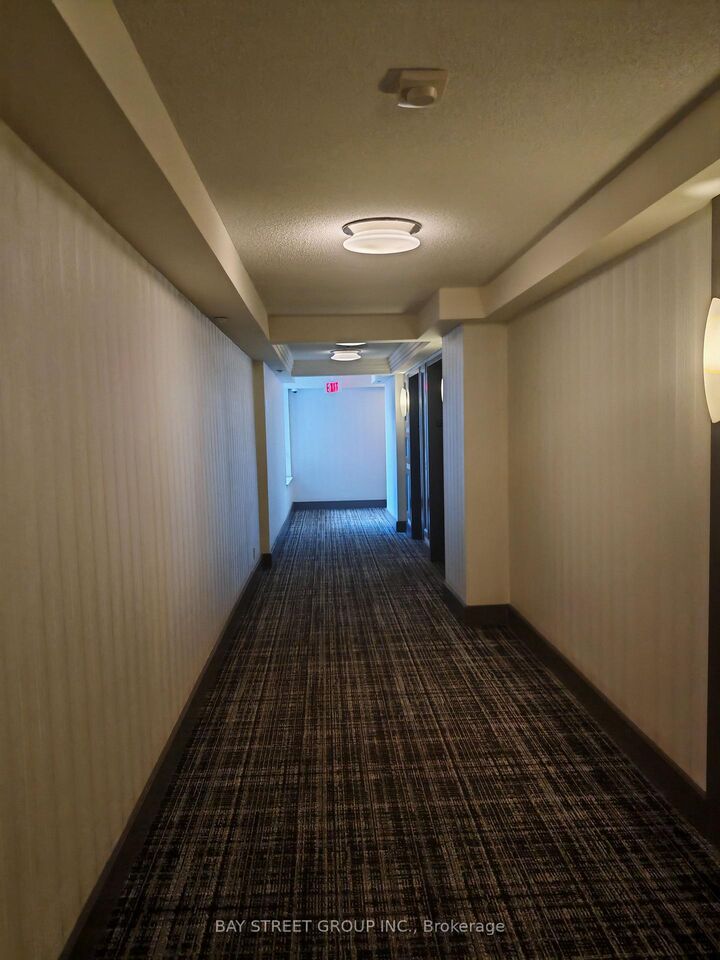 Property Photo: 372 Highway 7 N/A 202 ON L4B 0C6
