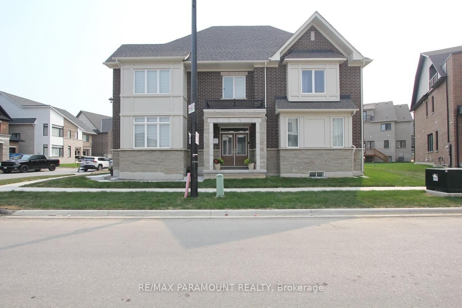Property Photo: 24 Kings Hill Drive ON L7A 5L9