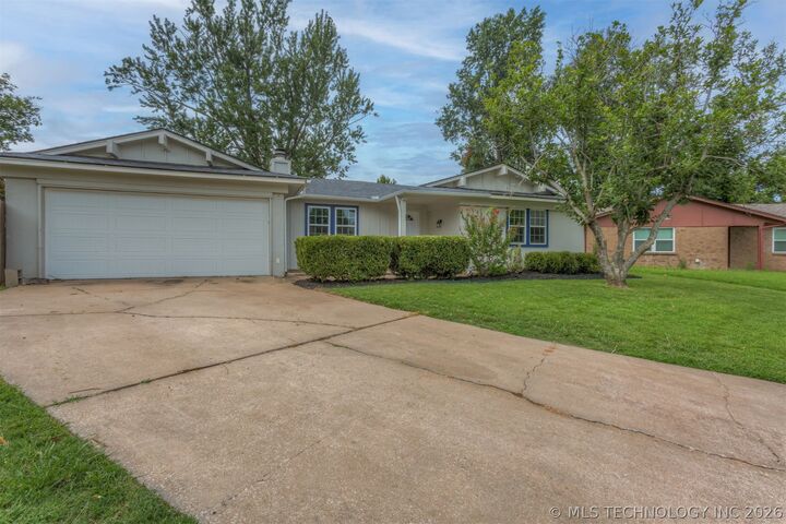 Property Photo:  4329 S Date Avenue  OK 74011 