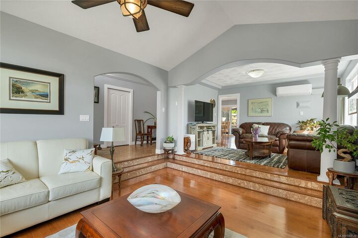 Property Photo: 242 Dahl Rd BC V9W 7X8