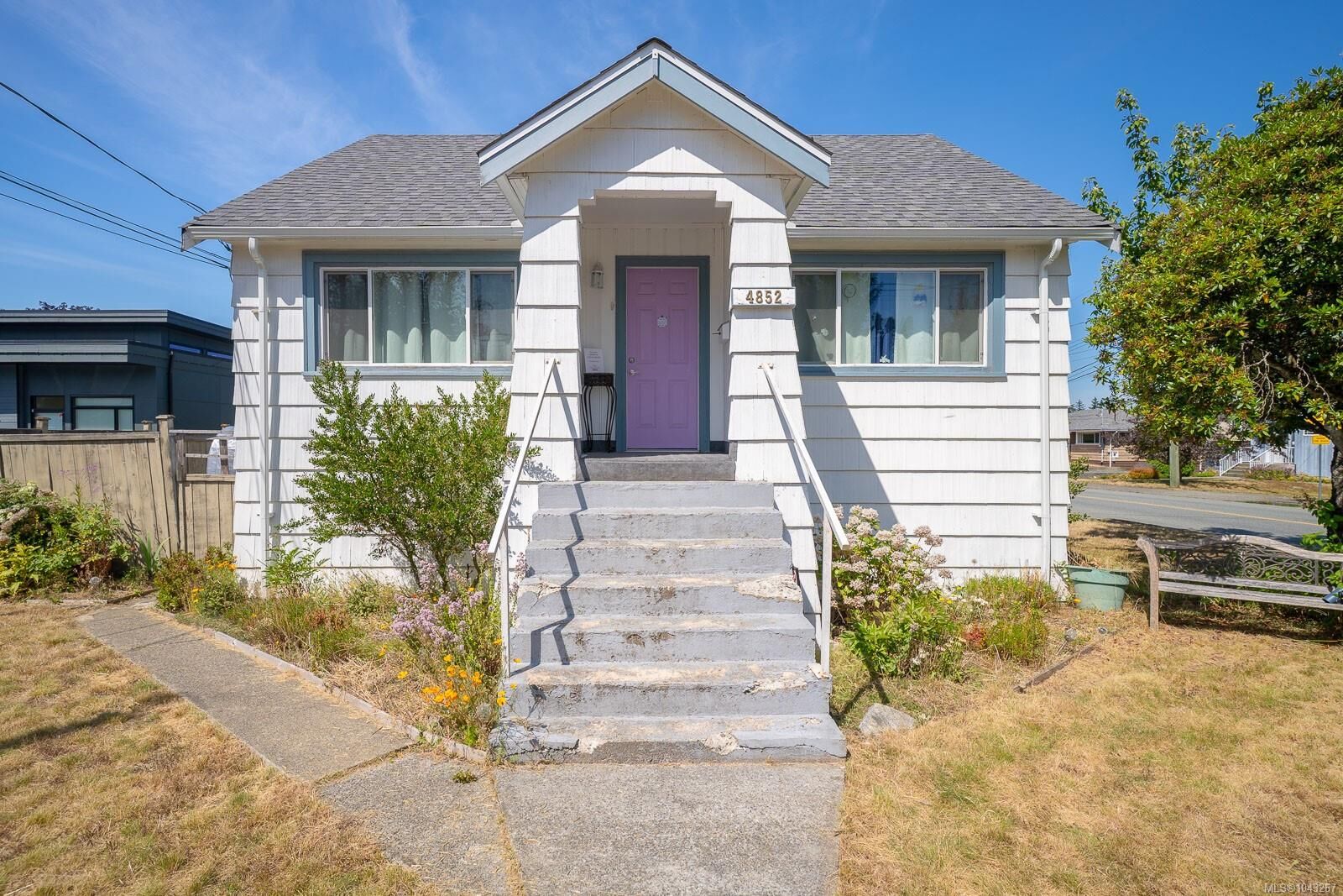 Property Photo: 4852 Ian Ave BC V9Y 6V2