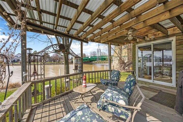 Property Photo: 5 Cameron Street ON N8A 1R3